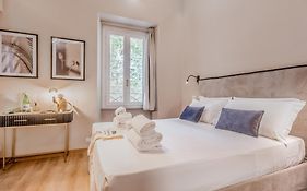 Queen Of Rome Luxury Rooms